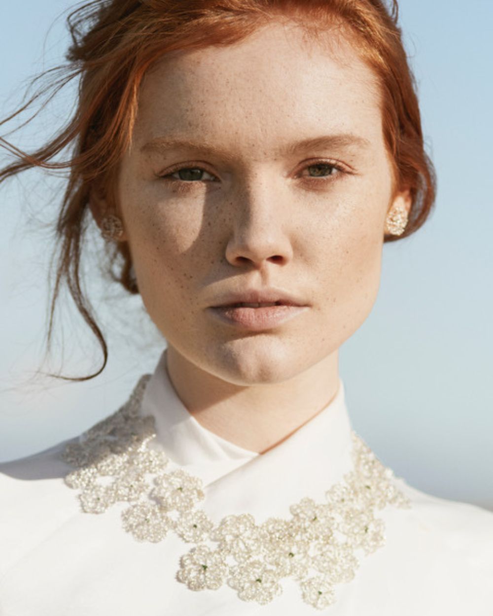 A model wearing AURUM jewellery