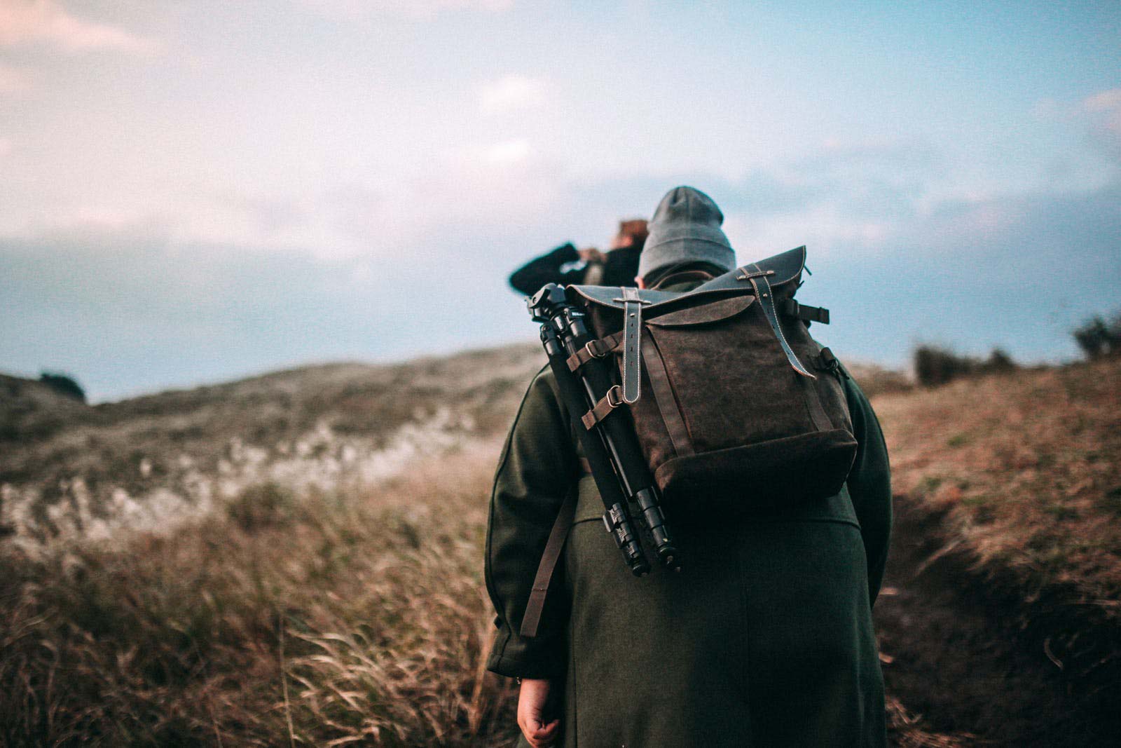 Diatome - People hiking with backpacks